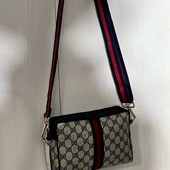 Gucci Beige GG Canvas clutch, converted into Crossbody with Navy and Red Stripe - Picture 3 of 15